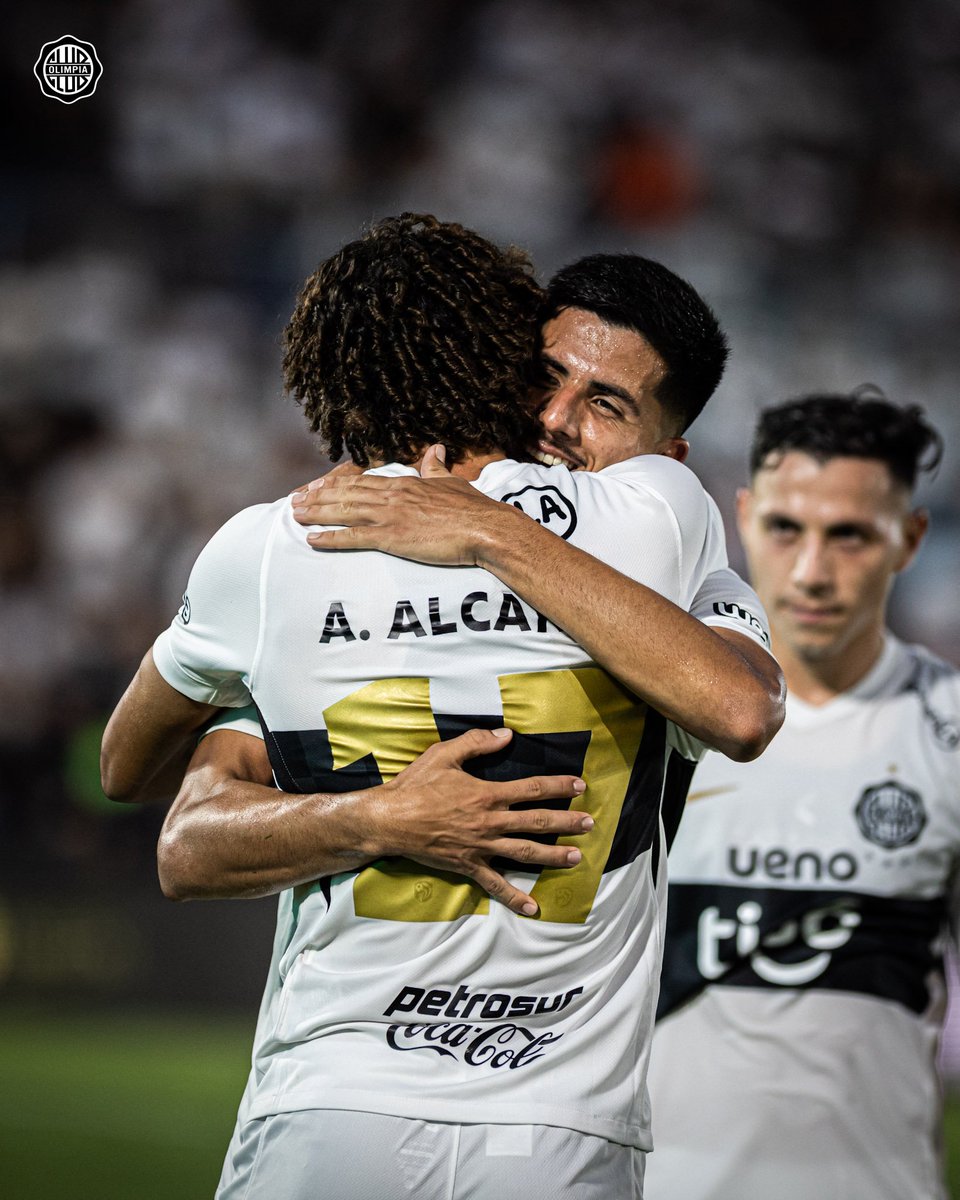 elClubOlimpia's tweet image. Gol agónico de Adrián Alcaraz.
Segunda victoria del Rey de Copas en el campeonato.

En Olimpia, no se negocia una cosa: ir a buscarlo hasta el final.

🤍🖤🤍