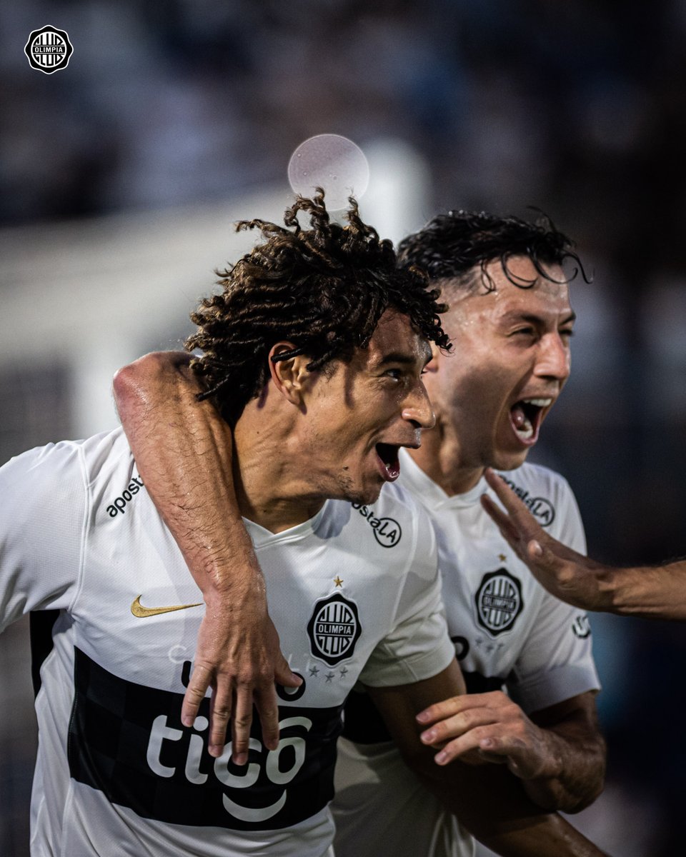 elClubOlimpia's tweet image. Gol agónico de Adrián Alcaraz.
Segunda victoria del Rey de Copas en el campeonato.

En Olimpia, no se negocia una cosa: ir a buscarlo hasta el final.

🤍🖤🤍