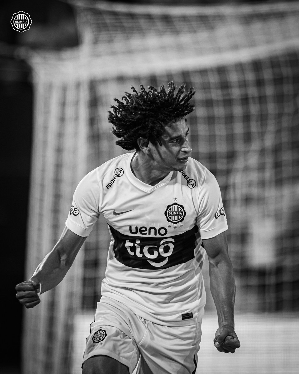 elClubOlimpia's tweet image. Gol agónico de Adrián Alcaraz.
Segunda victoria del Rey de Copas en el campeonato.

En Olimpia, no se negocia una cosa: ir a buscarlo hasta el final.

🤍🖤🤍