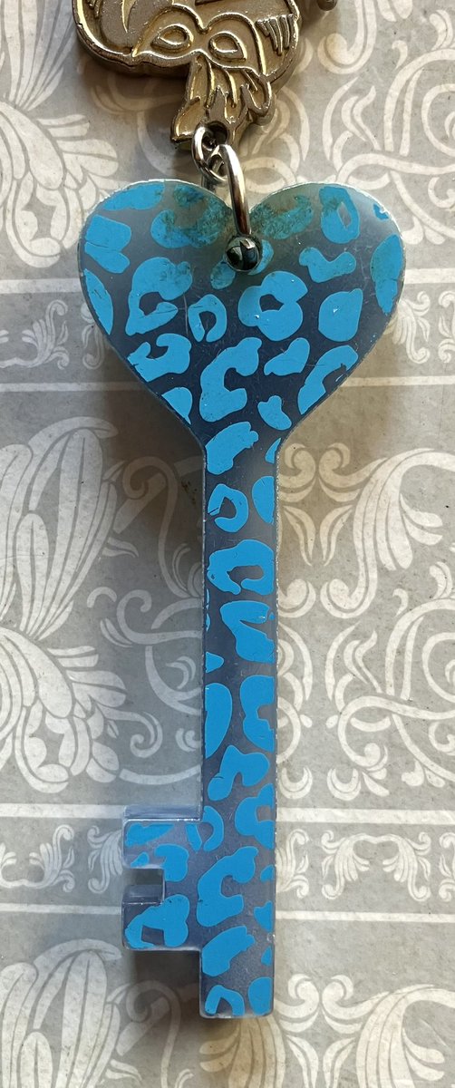 🔑まったり鍵モチーフ紹介🔑 1957 浜崎あゆみのツアーグッズの鍵型