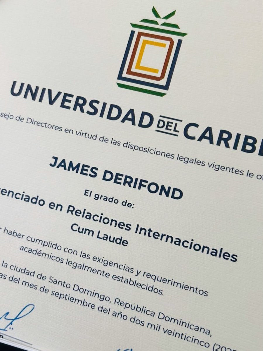 JamesDerifond's tweet photo. Un día, un logro, mil memorias! 🎓💙 https://t.co/vBTwvdpHzN