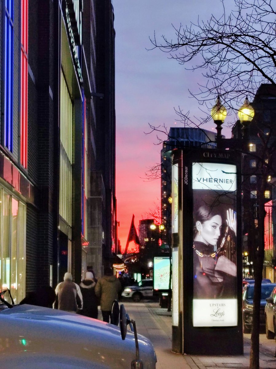 El atardecer a las 5 PM en Boston, MA