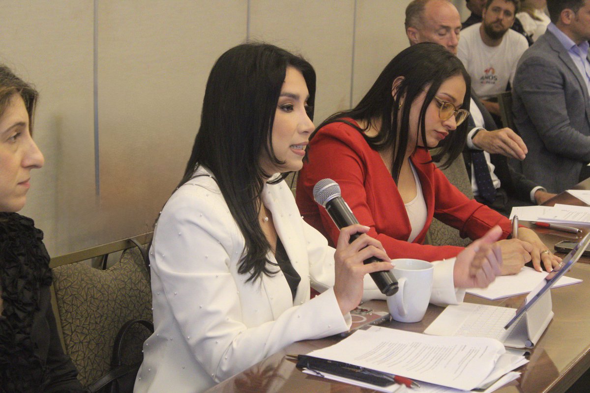 Dania González tweet media
