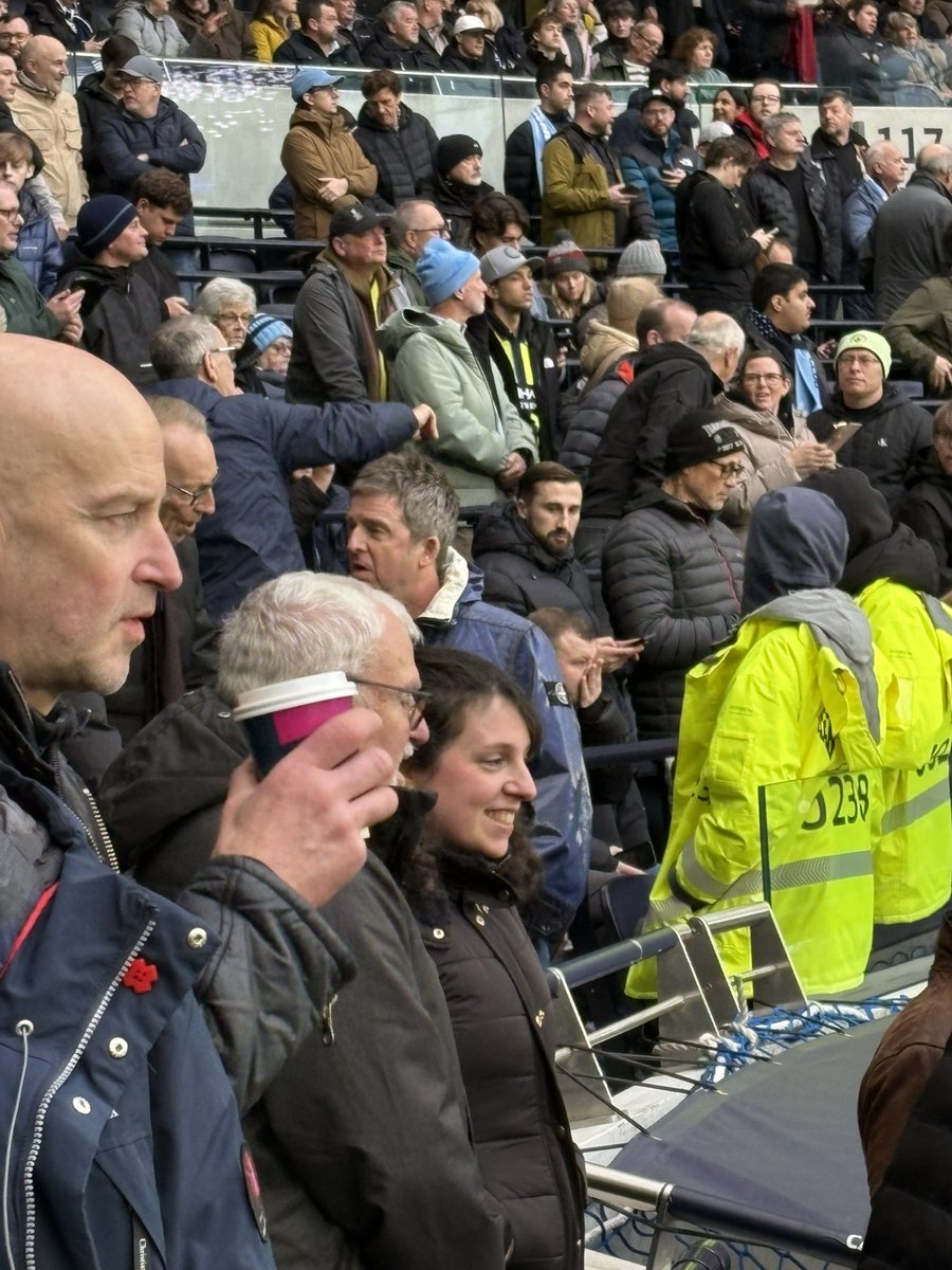 Gareth Williams tweet media