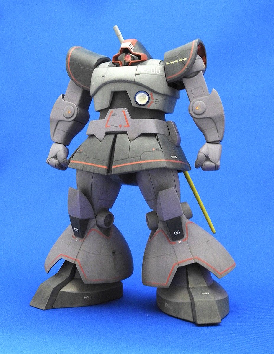 旧キットを改造するのが好きですが 最近はMGも作ります😊 ドム系づくし