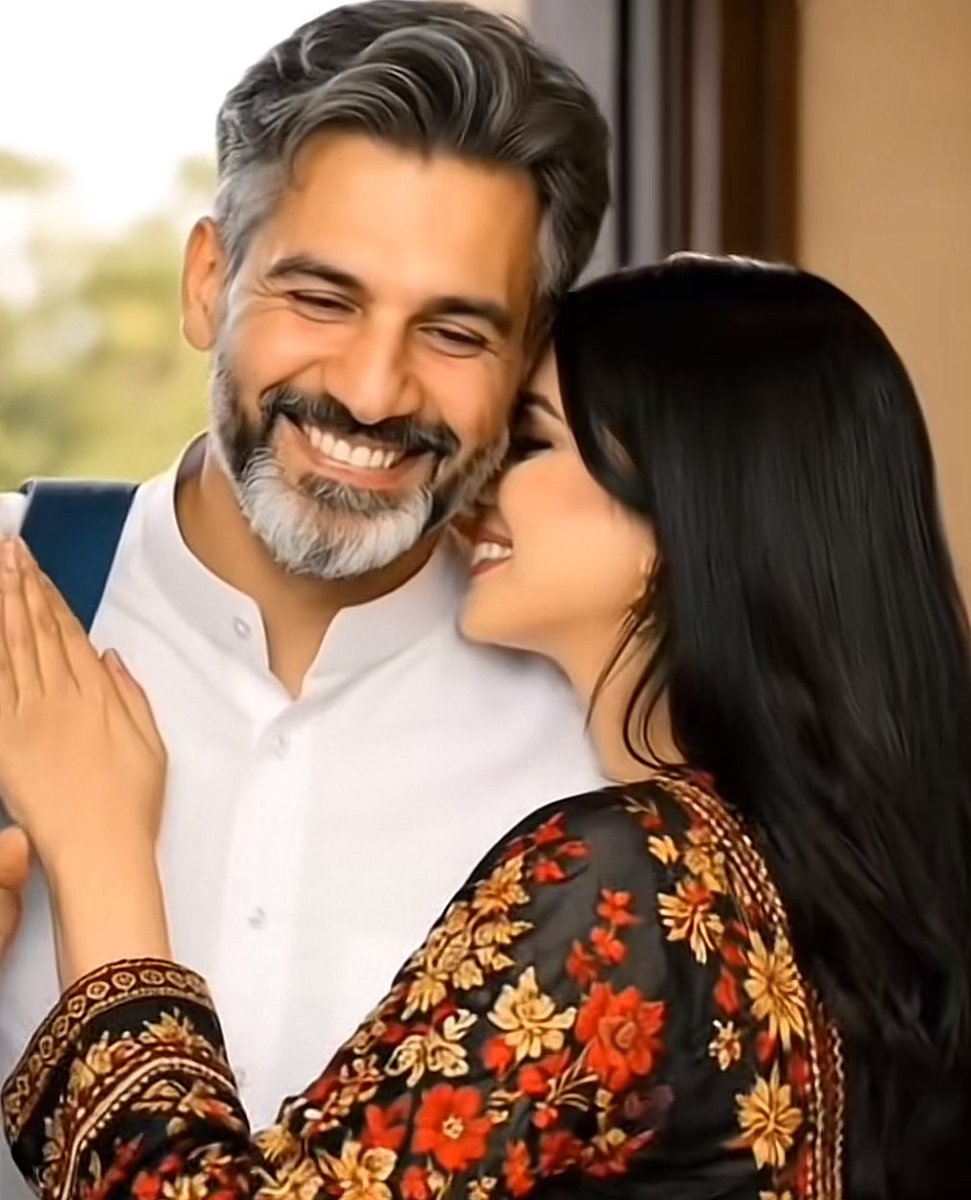 ياهاي هاي ياكشخة الاكابر ياتب التب
يالراحه ..يالاستجمام يالمستوى الراقي

معي حر شوق وقو خرمه ولهفت حب
عالج وحدتن منها واسامحك في الباقي

 #خربشه_على_اطراف_الشعور