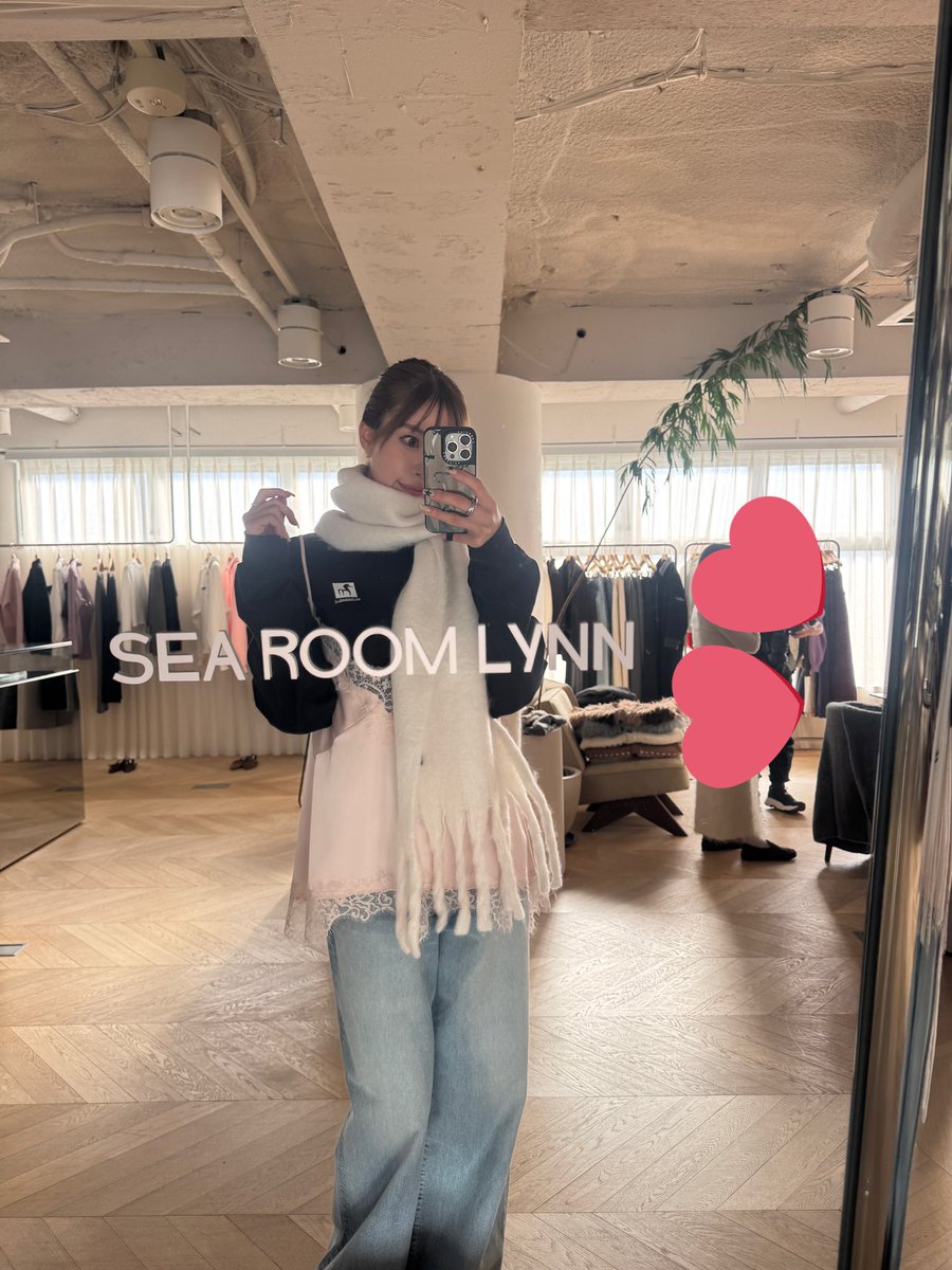 この前感謝祭の時に私の載ってる
sweetの付録を持ってくれてる
ファンの方がいてほっこりした🫶🏻

女性誌なのにありがとう
また紙面の予定あるのでお楽しみに🤍

おはよ
現在発売中sweet2月号チェックしてね✅