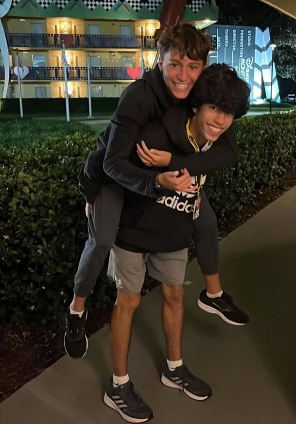 iconeBr0's tweet image. Como o fantástico não expôs, eu faço questão de expôr a cara dos desgraçados que mataram o Orelha,como também tentaram matar um caramelo afogado e o outro degolado. Ansiosa para ver o vídeo de vocês vermes no portal zacarias
#justicapororelha 
#Fantastico 
#orelhanofantastico