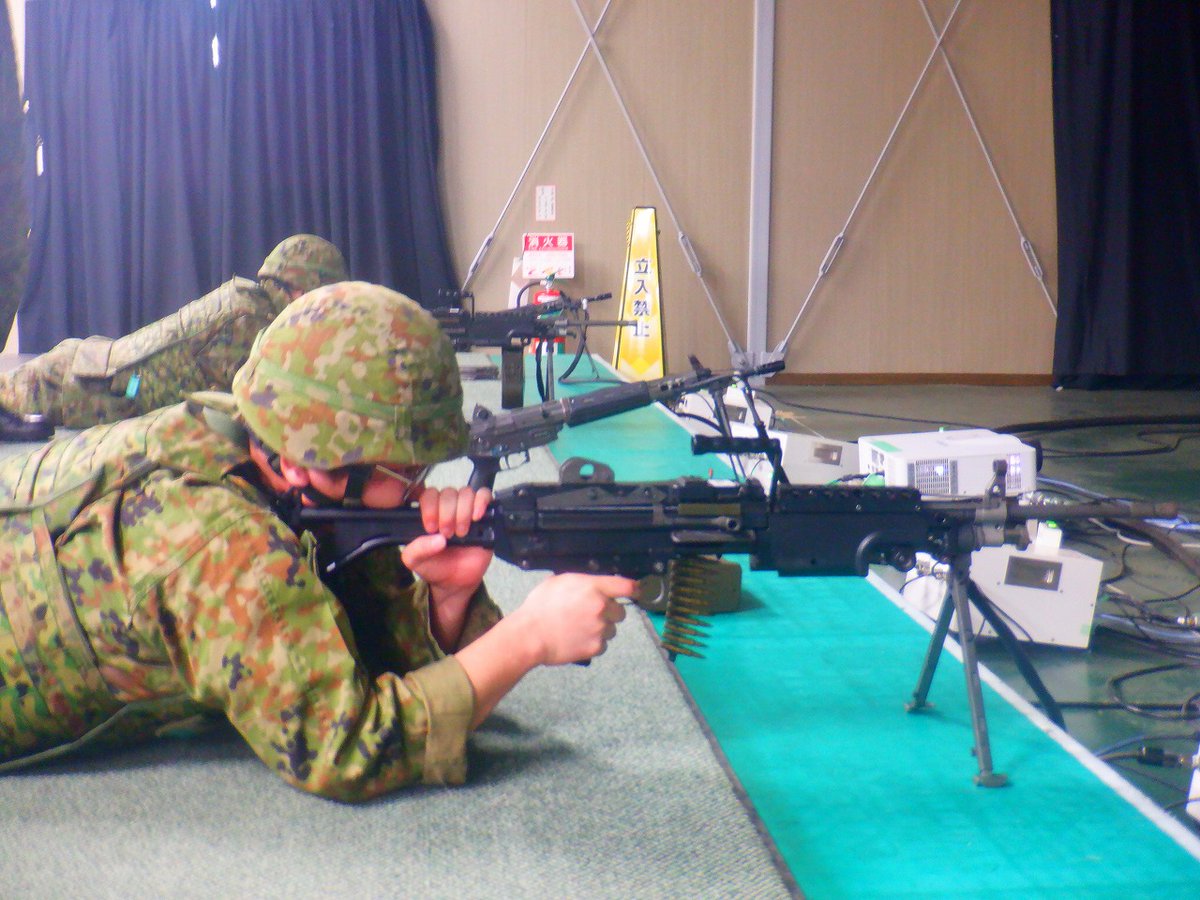 1log_nerima's tweet image. #第１普通科直接支援中隊 です。
今回は朝霞駐屯地のＧＩＣＣＳ訓練場において、ＭＩＮＩＭＩの射撃訓練を実施しました。
ＧＩＣＣＳとは実弾を使用することなく疑似的に射撃訓練を行うことができるシステムで、射撃時の反動や弾着をリアルに再現することができます。＃１後支 #２整大 #１ＤＳ