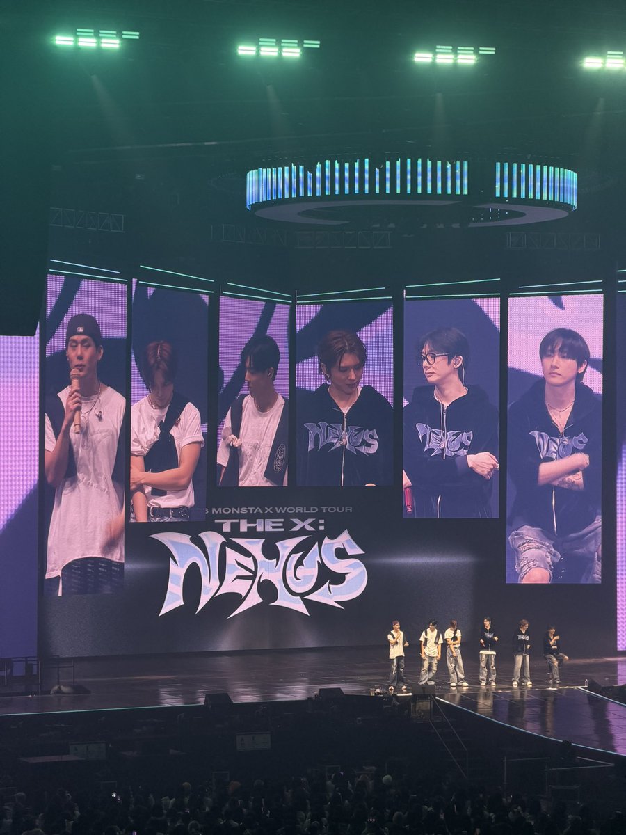 여섯명 서있는거보는데 왤케 울컥울컥하던지...