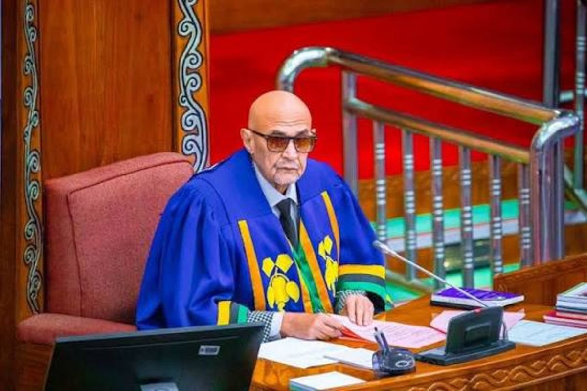 mangekimambi's tweet image. Habari zenu Watanzania, wauwaji bado wanahangaika kutafuta legitimacy. Lazaro Nyalandu ndio anaewatafutia hiyo mikutano yote ya kupiga picha na viongozi wa nchi za nje. 

Kwa sasa Nyalandu yuko Marekani anawatafutia mikutano mingine, so far Kampatia Zungu mkutano na speaker wa…