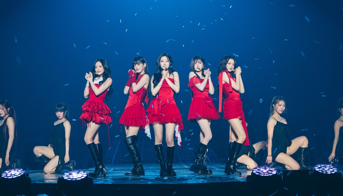 imbcenews's tweet image. 프로미스나인의 반짝이는 현재와 미래 '나우 투모로우.' [종합] 
#프로미스나인 #fromis_9 #fromis_9_WORLDTOUR_ENCORE 
#NOW_TOMORROW #나우투모로우 #콘서트 #iMBC연예 

프로미스나인은 새하얀 겨울에 걸맞는 순백의 드레스를 맞춰 입은 채 플로버 앞에 등장, "왓츠업 서울!"을 외치며 첫 인사를…