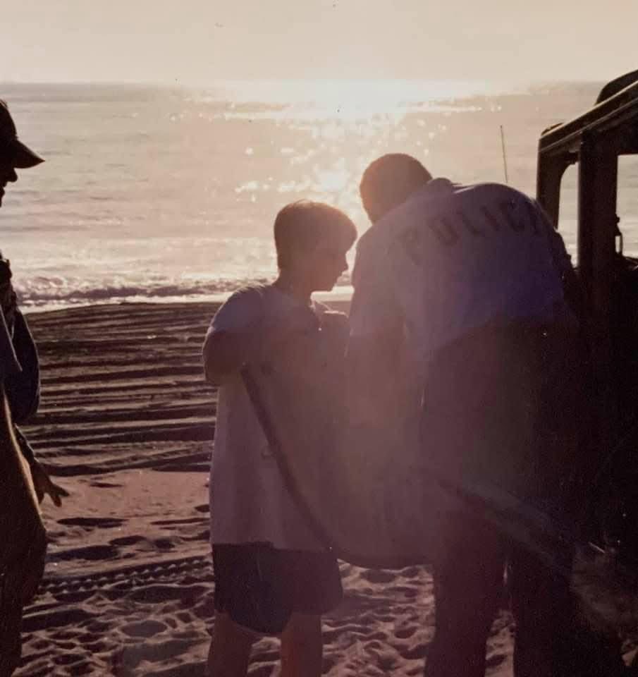 msflame22's tweet image. I was thinking about when my dad and I took a vacation to Los Angeles, CA back in October, 1993 and we went to the set of “Baywatch” when they were filming Season 4 “Rescue Bay” on Malibu Beach. I found the episode on YouTube. m.youtube.com/watch?v=rgLF6C… #baywatch #malibubeach