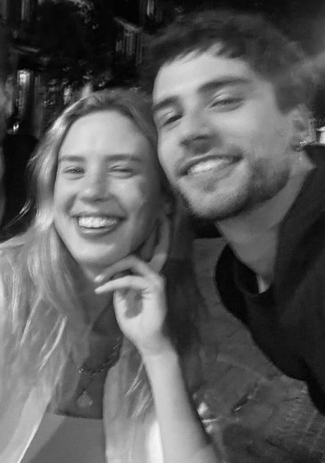 rubiaatarHada's tweet photo. Que sabrán ustedes de shippeo… #brunia #delbert https://t.co/O9pZpJyAb6