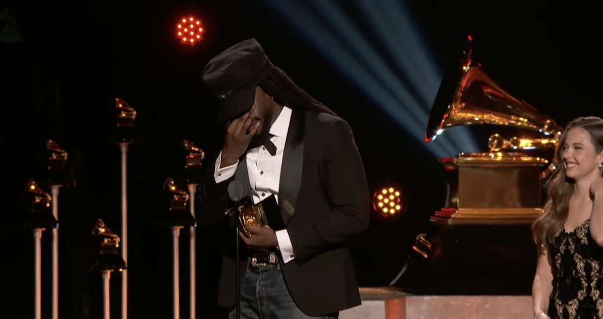 Los inmigrantes construyeron este país, literalmente. Así que esto es para ellos, para todos los hijos de inmigrantes. También es para quienes vinieron a este país en busca de mejores oportunidades para formar parte de una nación que prometía libertad para todos e igualdad de