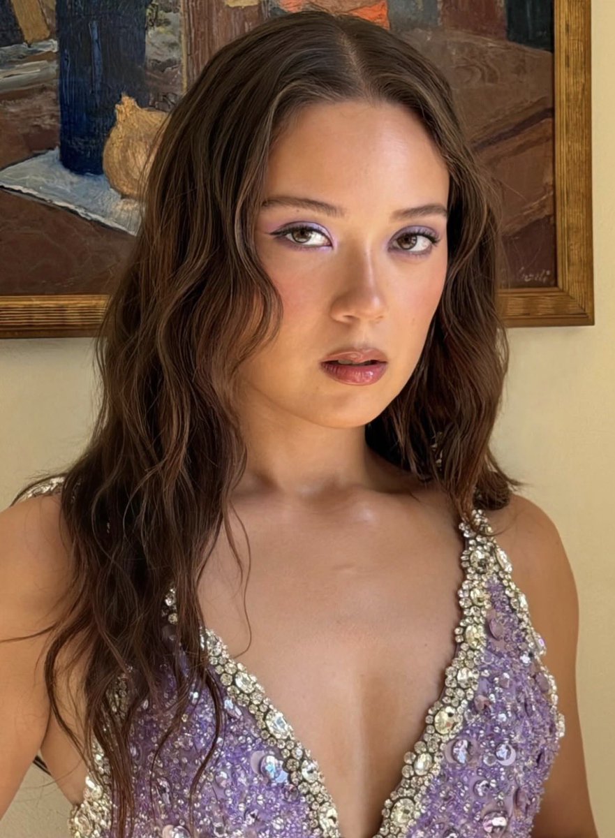 daily laufey tweet media