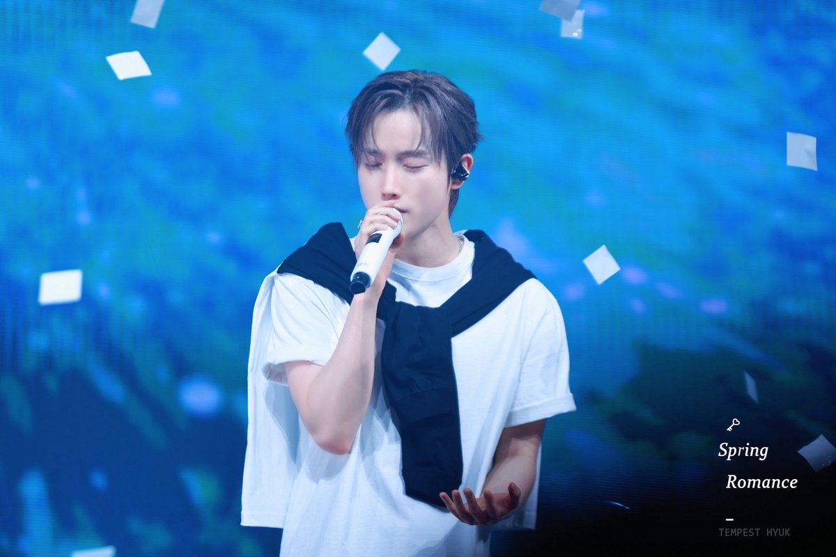 SpringRomance17's tweet photo. HQ🤍260201 tokyo

🤍🤍

#HYUK #템페스트 #구본혁 #혁 #TEMPEST https://t.co/YADWb57WQe