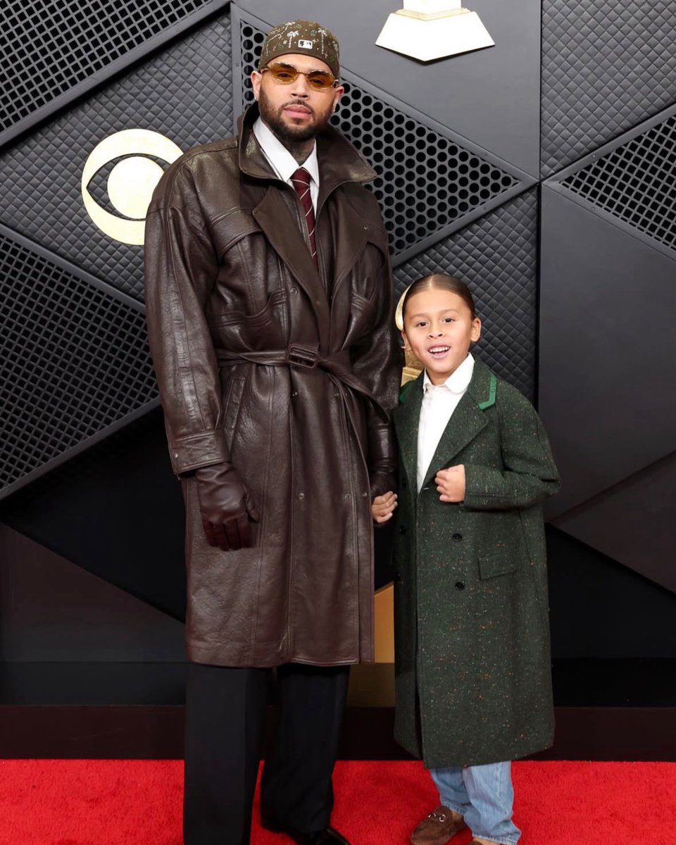 BreezyRelated's tweet photo. Chris Brown and his son Aeko Brown at the #GRAMMYs  red carpet. 📸 https://t.co/SmaoycuwKH