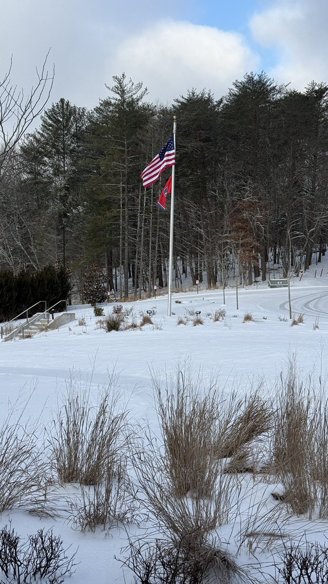 lead230's tweet image. Spent weekend at @tnstateparks Fall Creek Falls! Beautiful #weather with #snowfall at the lodge! 📸 Lee Roberts