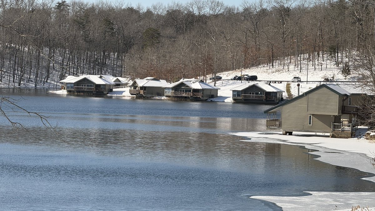 lead230's tweet image. Spent weekend at @tnstateparks Fall Creek Falls! Beautiful #weather with #snowfall at the lodge! 📸 Lee Roberts
