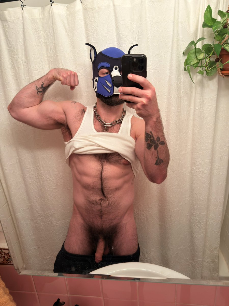 Who likes uncut cock and thick bushes? 😈