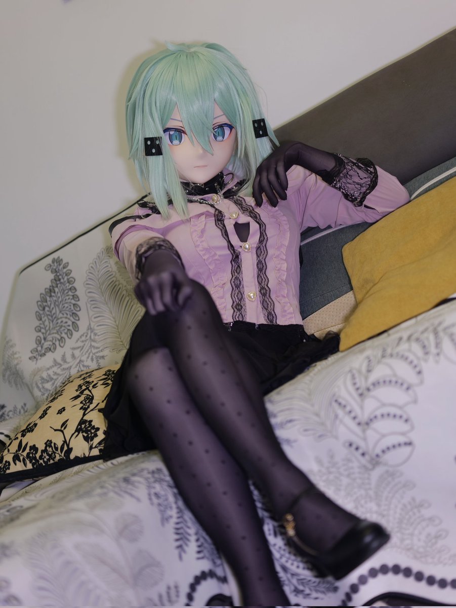 给我擦皮鞋（发国口音）
（胸部把衣服都撑开了😓）
📷<a href="/cotton113626/">棉花不是棉花糖</a>