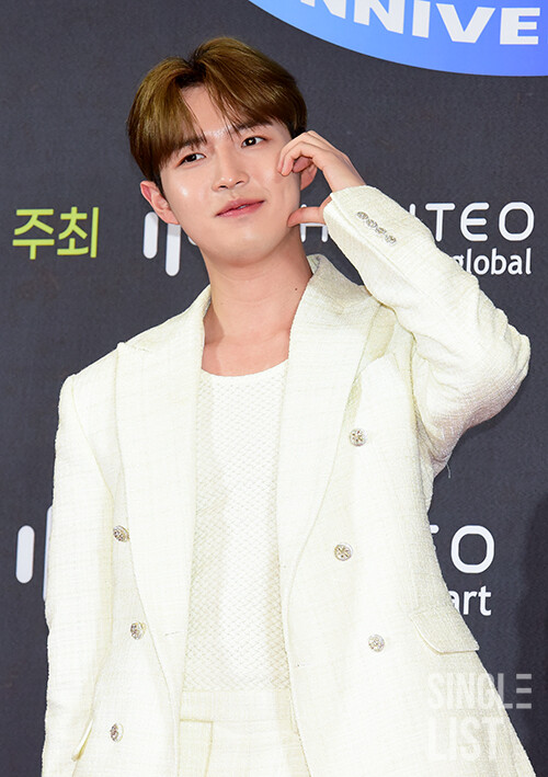 워너원 김재환, 오늘(2일) ‘플러스챗’ 공식 오픈…팬과 1대1 소통

#김재환 
#KIMJAEHWAN 
#플러스챗 #Plus_Chat
<a href="/KJH_officialtwt/">김재환 KIM JAEHWAN</a>
⬇️관련기사⬇️ 
slist.kr/news/articleVi…