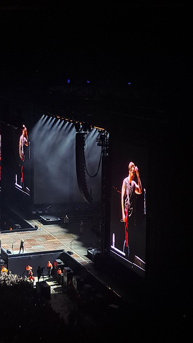M83CITIES's tweet photo. Inesquecível esse show do Avenged Sevenfold!! ADTR também foi sensacional. Comecei muito bem às férias! 🤘🏼🦇 https://t.co/sseVkKAO46