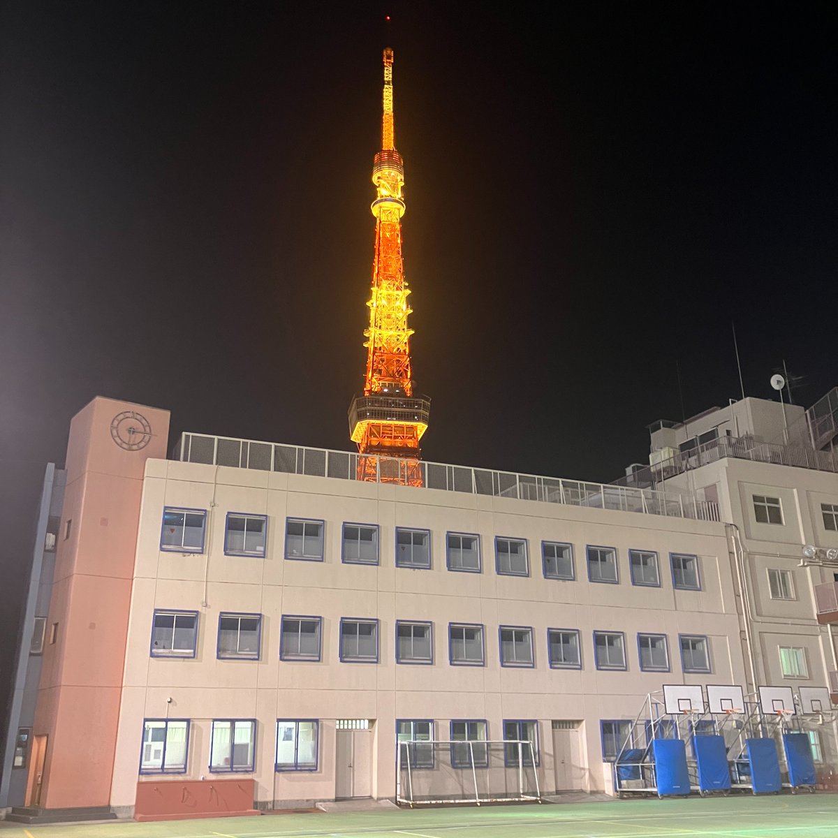 性教協のセミナーに参加、チラシを置かせていただきました。家族というのは包括的性教育の1丁目1番地ということで、多くの方に関心をもっていただきました。NHKの二階堂はるかさん、福島大学の前川直哉さん、あすにはの田中めぐみさんのお話もたいへん学びがあり、終わったときにはあら〜東京タワーが