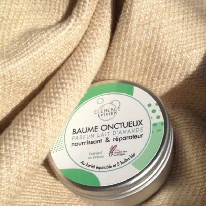 officinaparis's tweet image. Vergessen Sie nicht Lippen &amp;amp; Hände! ❄️
Bio-Balsame &amp;amp; Cremes halten die Haut weich &amp;amp; geschützt
🌿 officina-paris.fr/de/260-beauty-…
#BioBeauty #Winterpflege #OfficinaParis