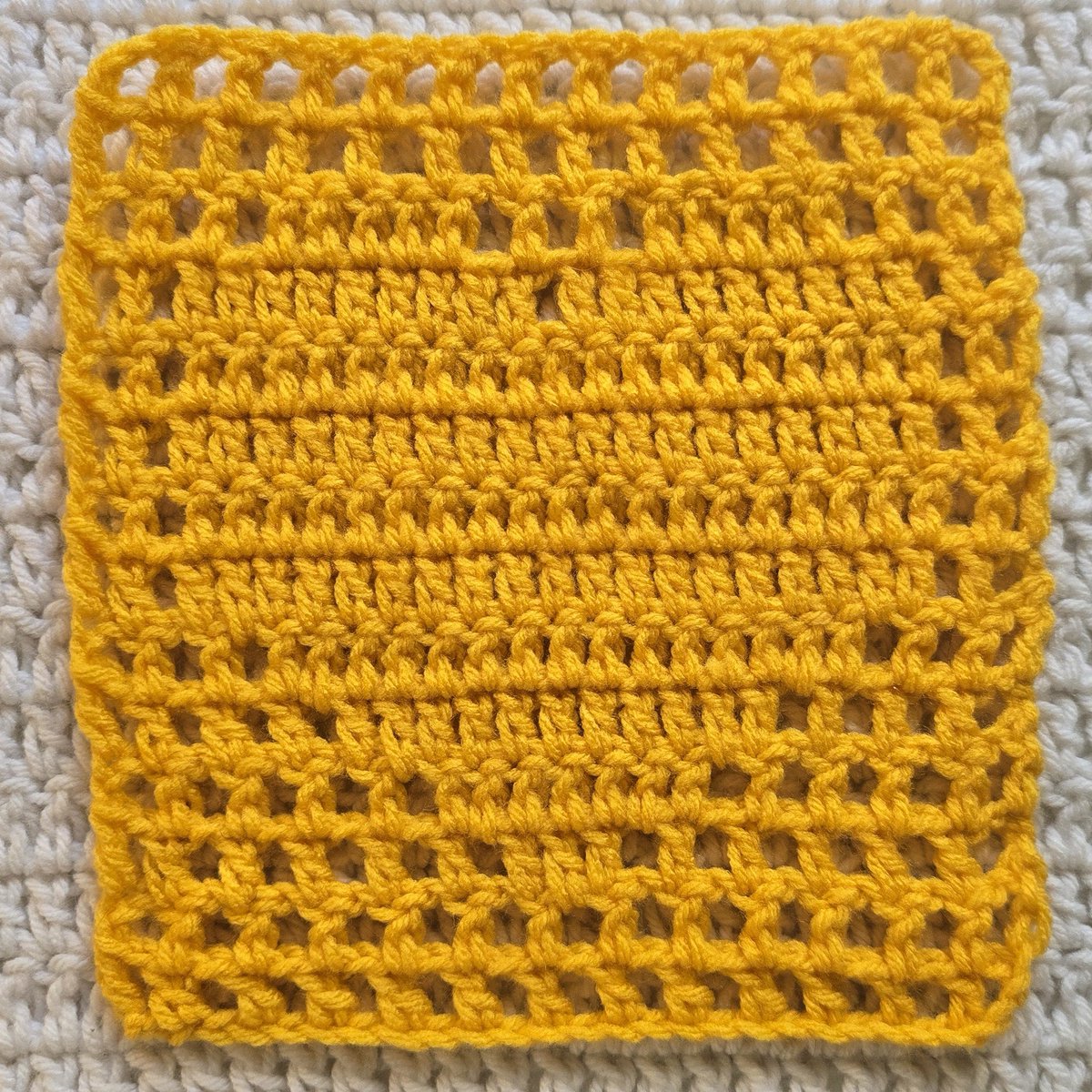 Crochetmelovely's tweet photo. New free pattern from me: Closed Heart Granny Square! Full pattern on my blog or grab the PDF from my Ravelry shop! Both links are in my bio! 💗😊🫶
.
.
.
#new #crochetersofinstagram #yarn #freepattern #patternrelease https://t.co/MpI3jR2EtN