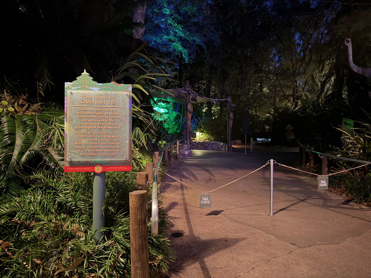 Cretaceous trail closed now. The music loop has completely shut off and there is an eerie quiet before you hit the Dino loop.
