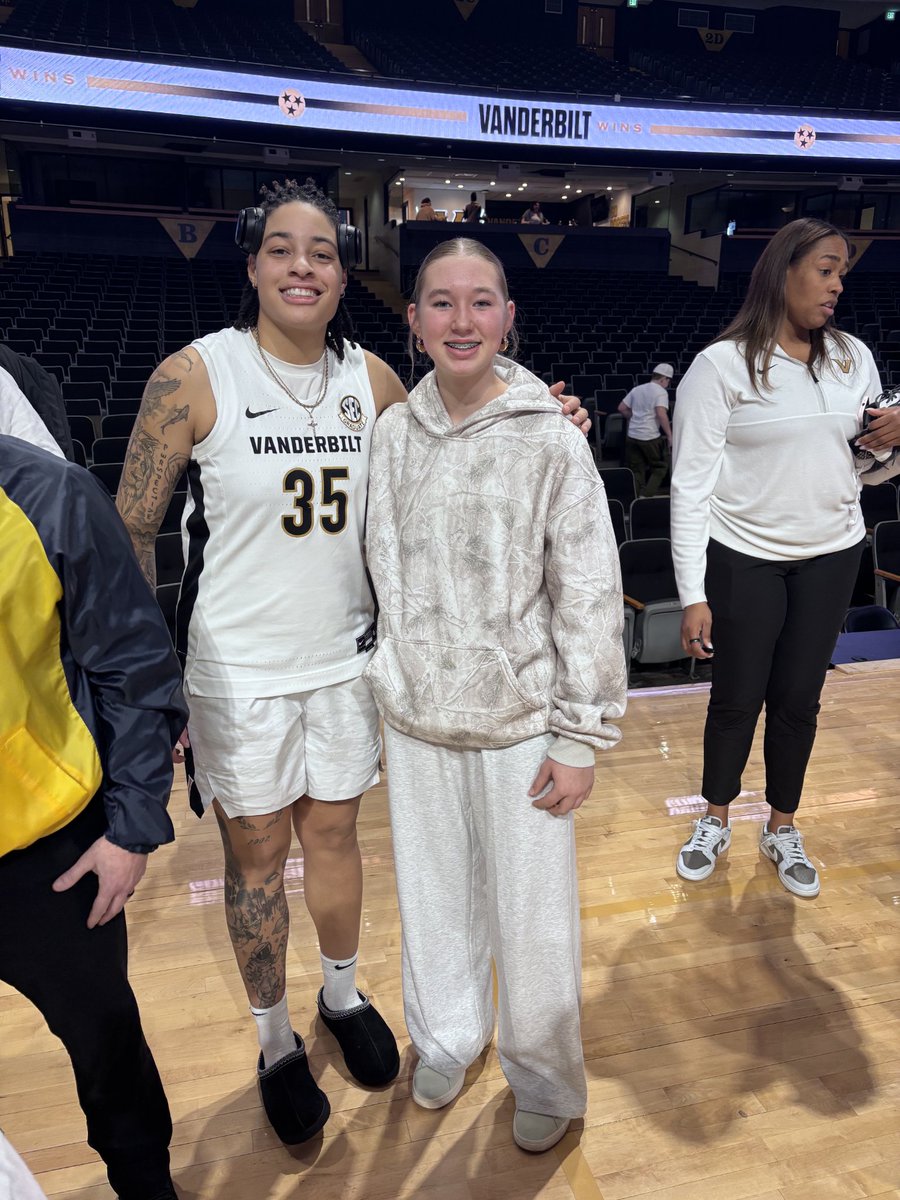 KaylaVarpness's tweet photo. Thank you Coach @ashleyearley  for the visit. Your team had a great game! It was a fun one to attend. I look forward to staying in touch. @IGBRcoverage @CGBR27 https://t.co/g5T7u9LVP3