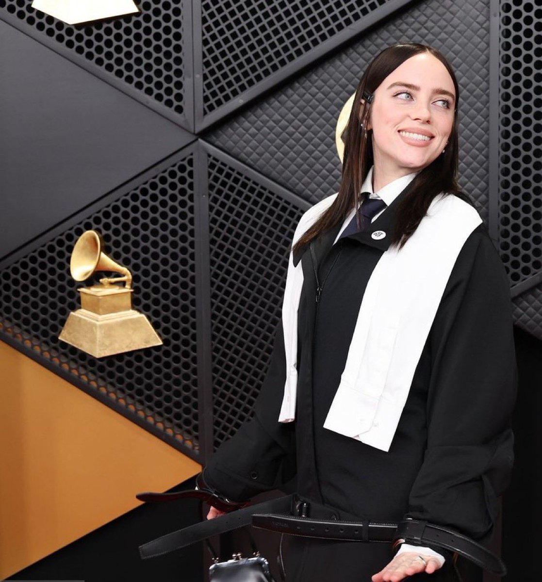 Billie Eilish Society tweet media