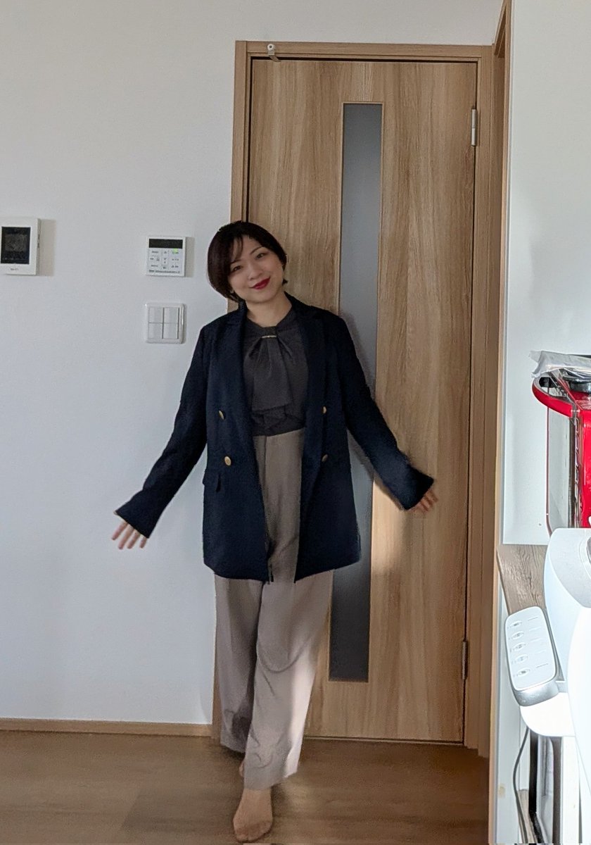 yu87ukauka's tweet photo. @ayako___inoue 凄く着やすいです!ボディラインが強調されないのに、太って見えないのがとても嬉しい🥰
今の時期は上からコート着ますが、ジャケットだけでお出かけできる春が待ち遠しいです( ◜‿◝ )♡
#Ayakoi https://t.co/rHGTzPxlaj