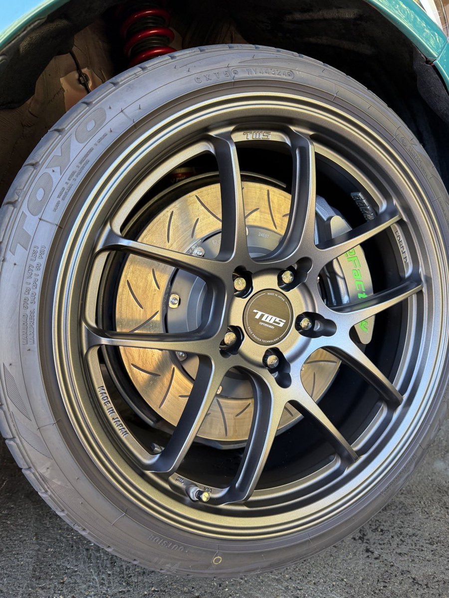 kane23p's tweet image. #社外ホイール倶楽部

TWS RS339
9.5J +38
左右色違い
GRヤリスには履かせるなら