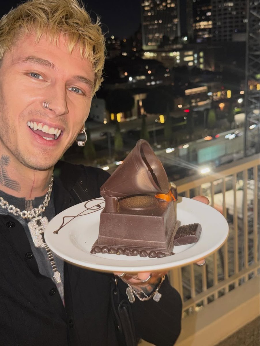xEtherealMGKx's tweet photo. Get this man his Grammy!!! He owned the stage and next year we are manifesting the Grammy he gets won’t be in chocolate! https://t.co/NSzA6bq6fn