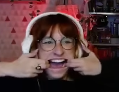 euubyel's tweet photo. quem morreu no caixão foi a porra de remi, já que o cellbitch narrou que ele sentiu atraído pelo caixão, f corpo principal do remi
#RevelandoHexatombe  #Hexatombe https://t.co/K9L9ktBYnd