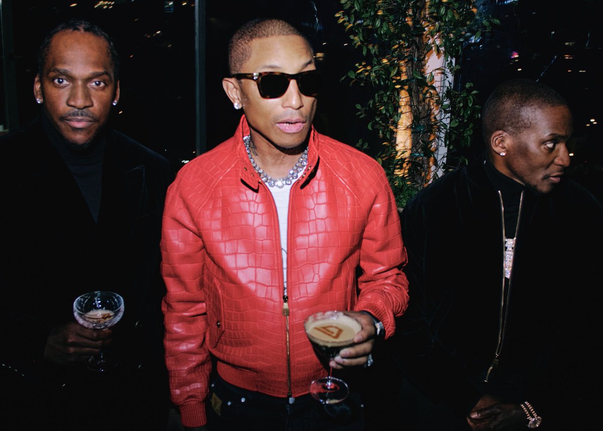 KingJayZim's tweet image. #SoulShackRadio Entertainment Desk✍🏽

 🥂 Congratulations,Amlophe,Makorokoto to @clipse on winning Best Rap Performance for "Chains &amp;amp; Whips" featuring Kendrick Lamar &amp;amp; Pharrell Williams at the 68th Annual GRAMMY Awards! #GRAMMYs