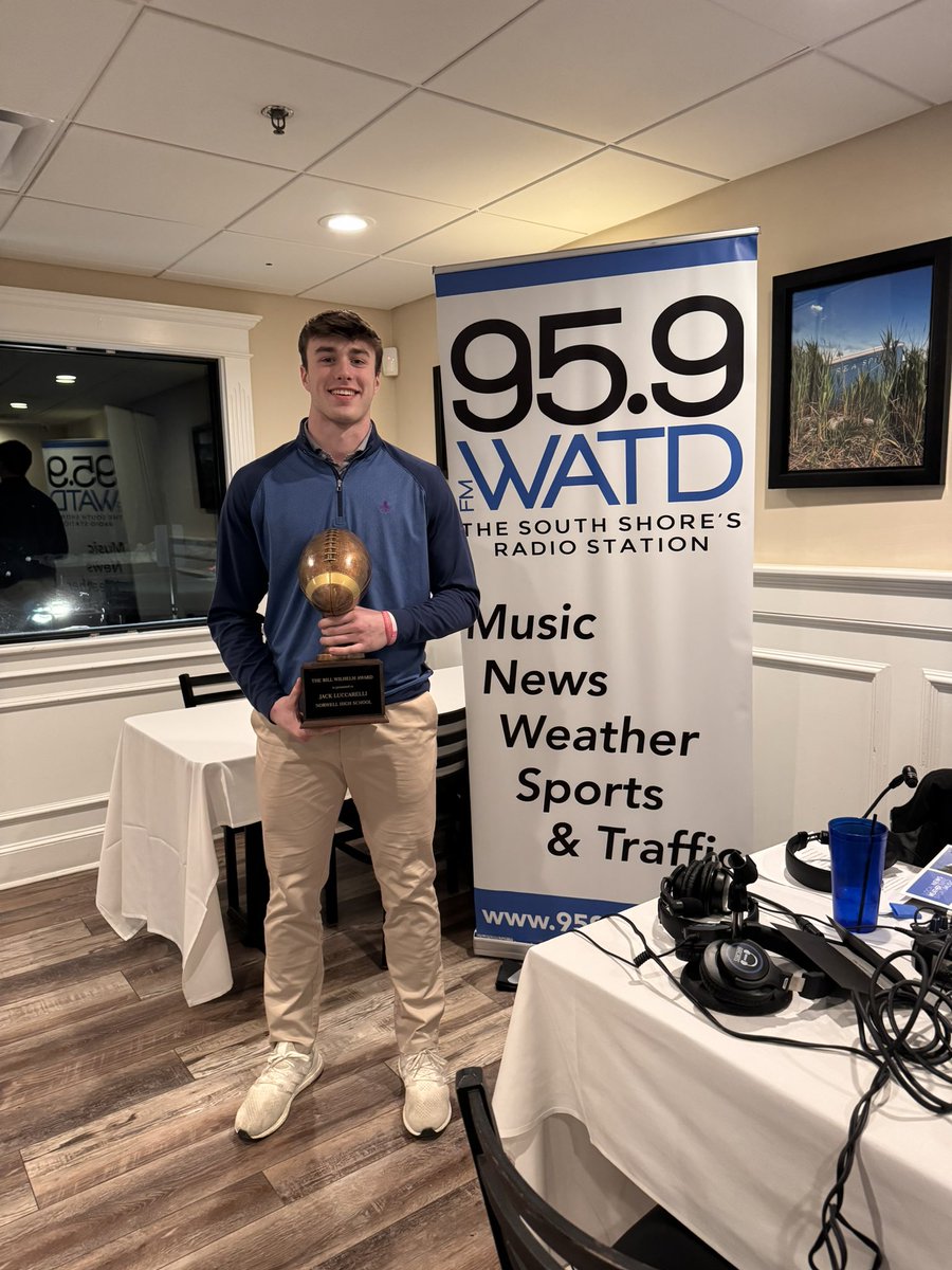 SEonWATD's tweet photo. Congratulations to the 2025 Bill Wilhelm Award winner, @JackLuccarelli!

The @ClipperAD QB is the first underclassman to win the award! https://t.co/2CTyji8xod