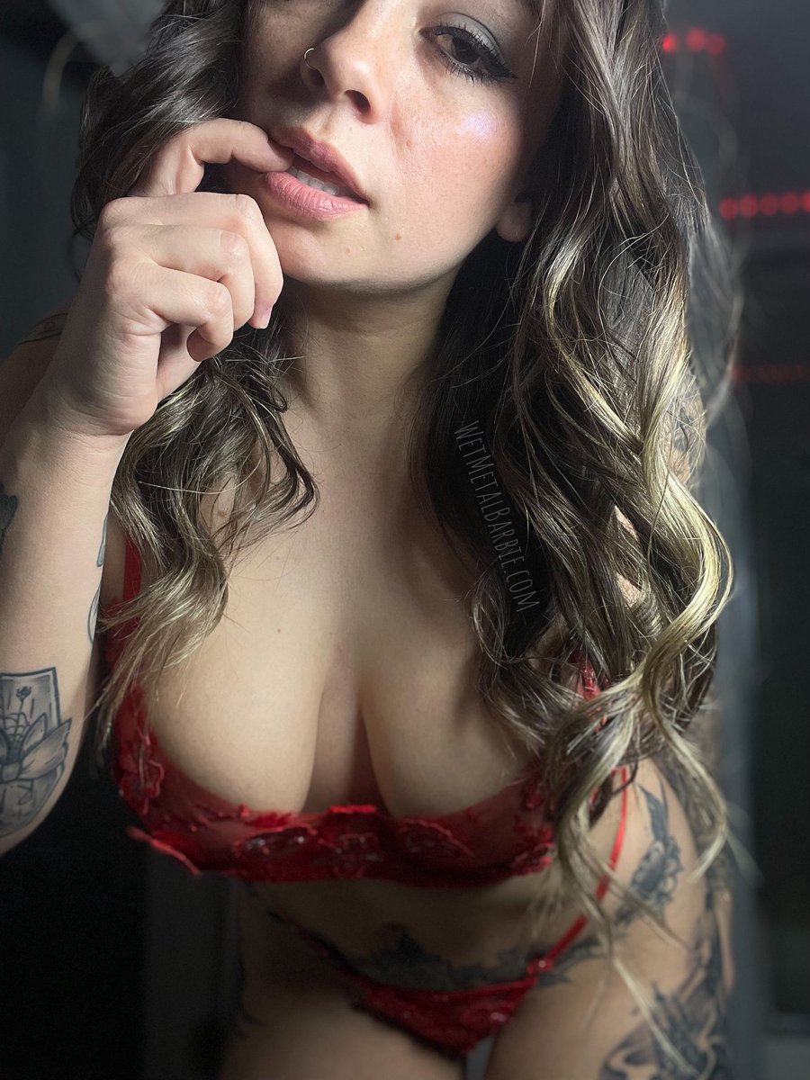 WetMetalBarbie tweet media