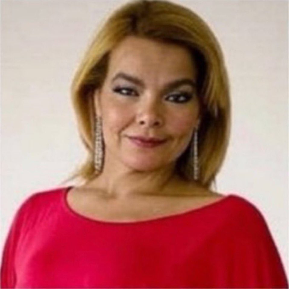 Comi um monte de pedaços de pudim de chocolate. A surra em vcs, vigoréxicos de academia