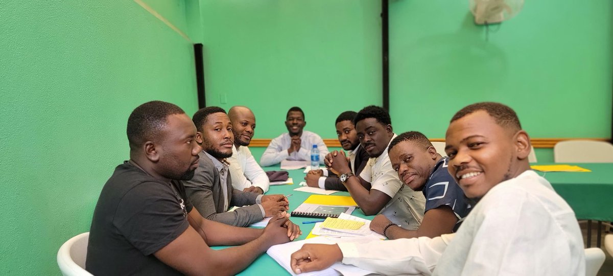 SamuelSaintl's tweet photo. Heureux de participer, ce dimanche 1er fév 2026, à la 2e journée de formation organisée par le parti EDE à l’intention de ses cadres et dirigeants. Cette séance a été basé sur le renforcement des partis politiques; les relations entre les partis et le Parlement précisément. https://t.co/GYdkYwYcVf