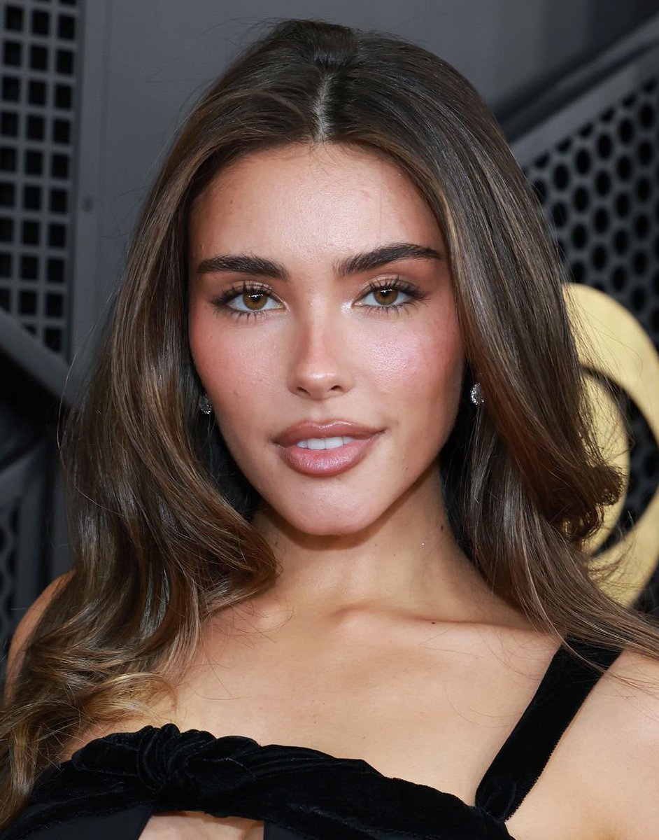 fiona 𑣿🦢 tweet media