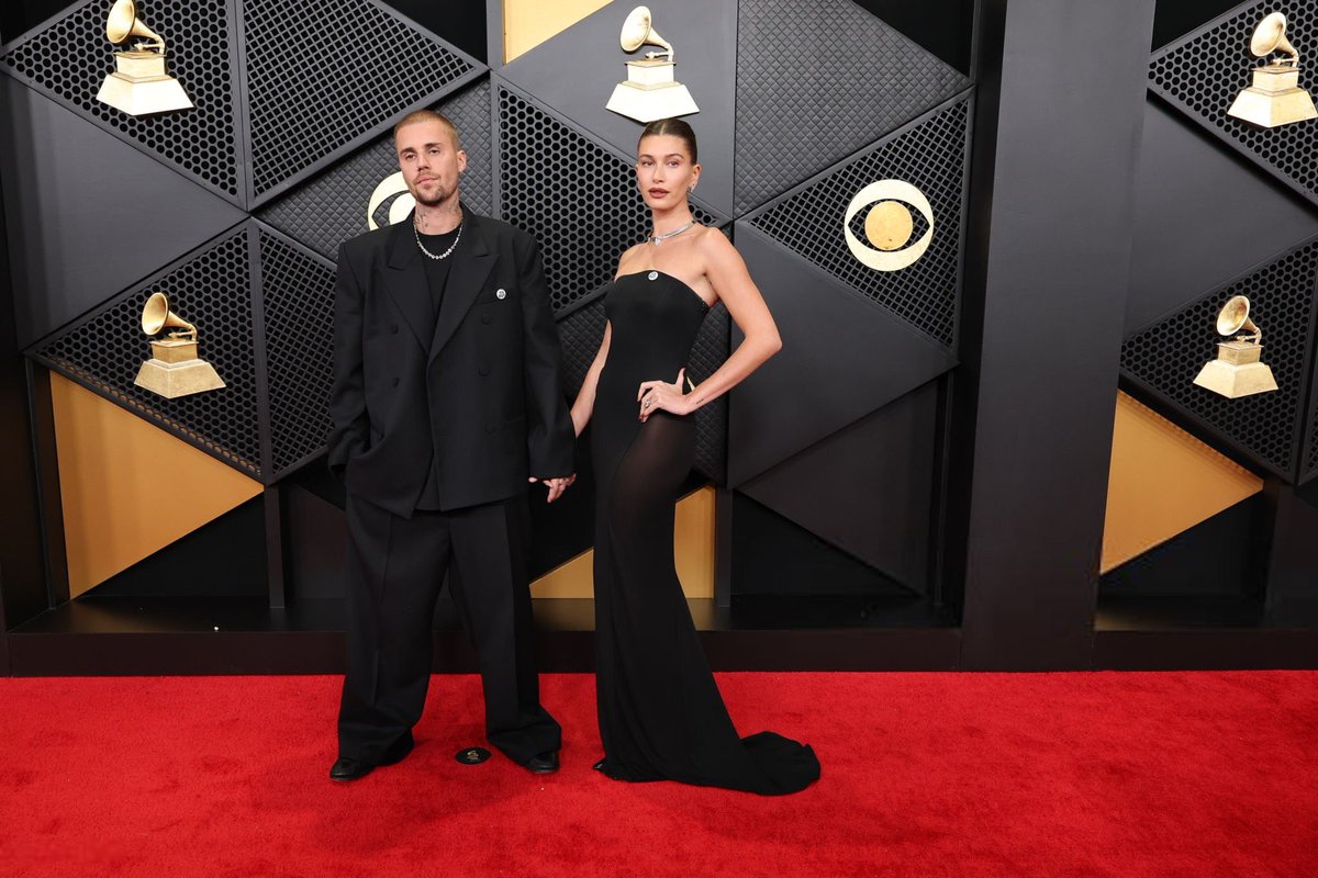 unpocotendencia's tweet photo. “Justin Bieber”

Porque Justin Bieber y Hailey Bieber llegaron a los #GRAMMYs. https://t.co/0NRoQHkdvi