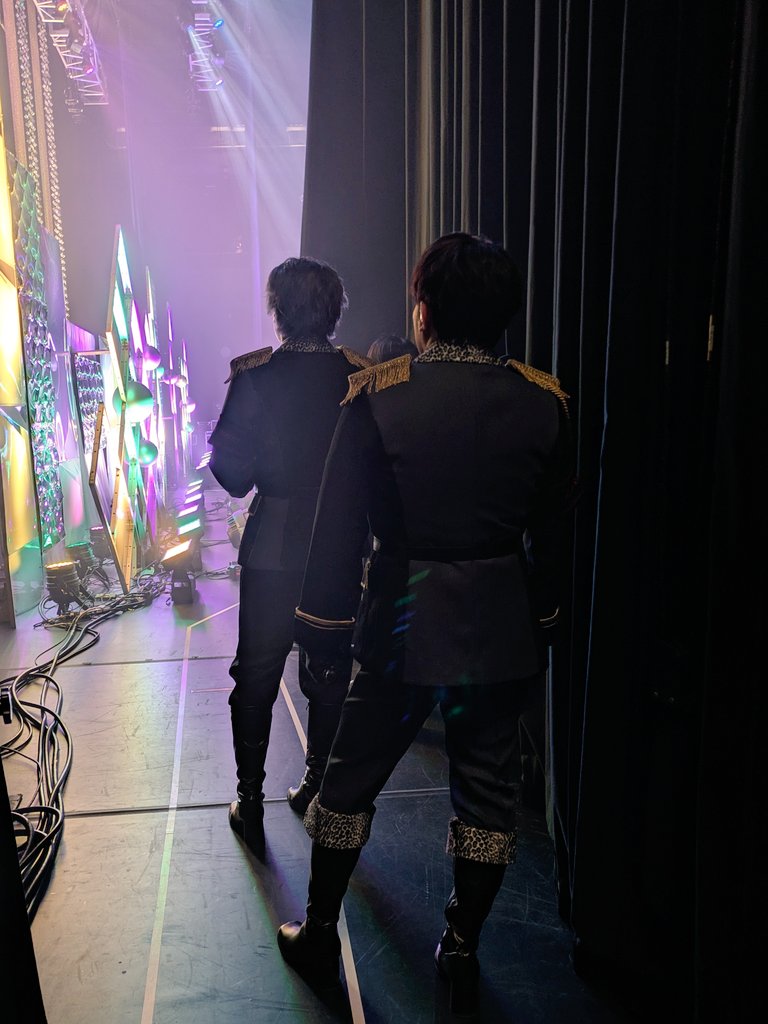 hemp_m's tweet photo. 「Rejet Fes.2026 Answer」2日目

すっかり、集合写真を載せ忘れてました〜っ
2/1(日)出演の皆さまでの集合写真♪

そして、
ラグポ『愛、独裁』歌唱衣装での仲良し写真＆『パルコ』歌唱前のスタンバイ中の様子を〜っ♫

#リジェフェス https://t.co/krJYaz2cm9
