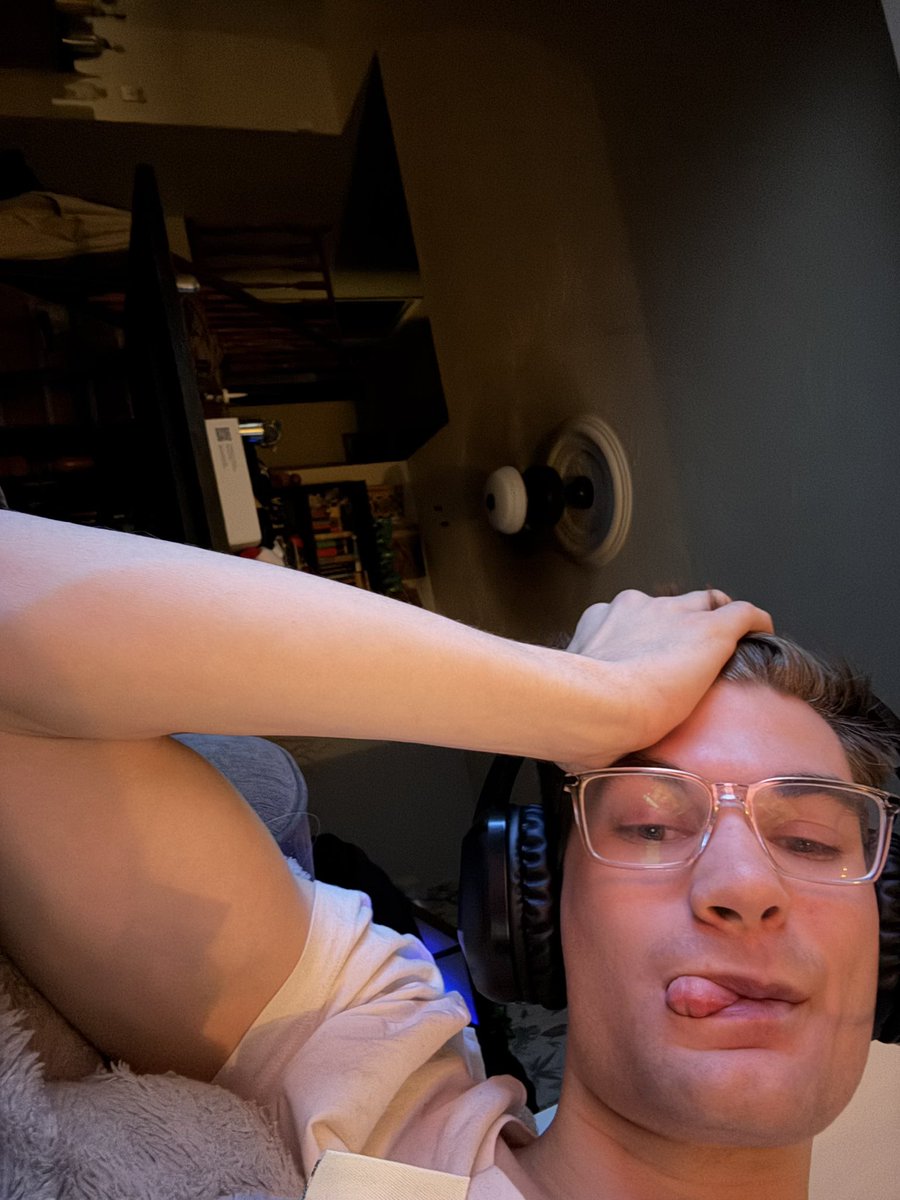 Size_Rae tweet media