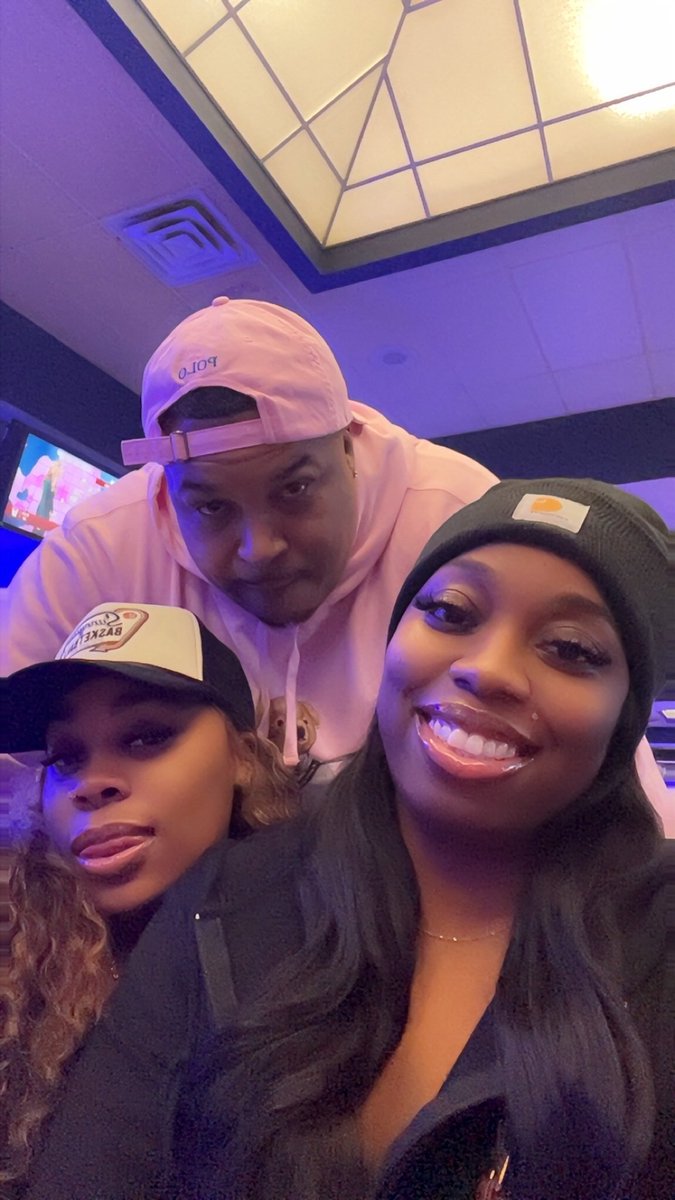 NadeanPartee's tweet image. OUR DATE NIGHTS BE FUN ASL…