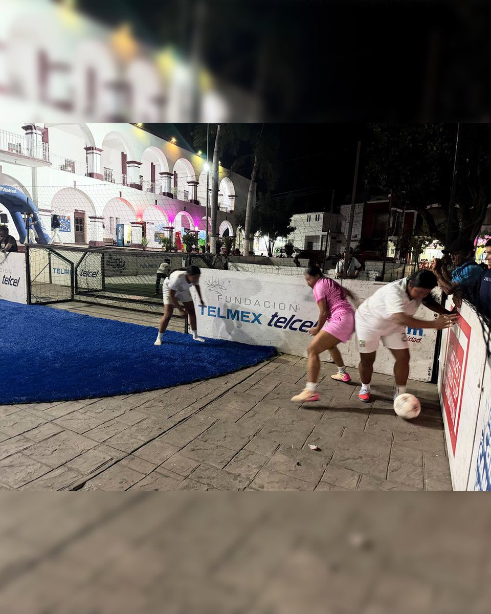 fundaciontelmex's tweet photo. 🔥¡Una final llena de emoción!🔥

La #FinalFemenil del torneo #DeLaCalleALaCancha en #Oaxaca nos dejó grandes jugadas y un duelo muy disputado. Ya tenemos a las campeonas. ¡Revive los mejores instantes! ⚽️🏆🙌🏻 https://t.co/59yjKqSzDi