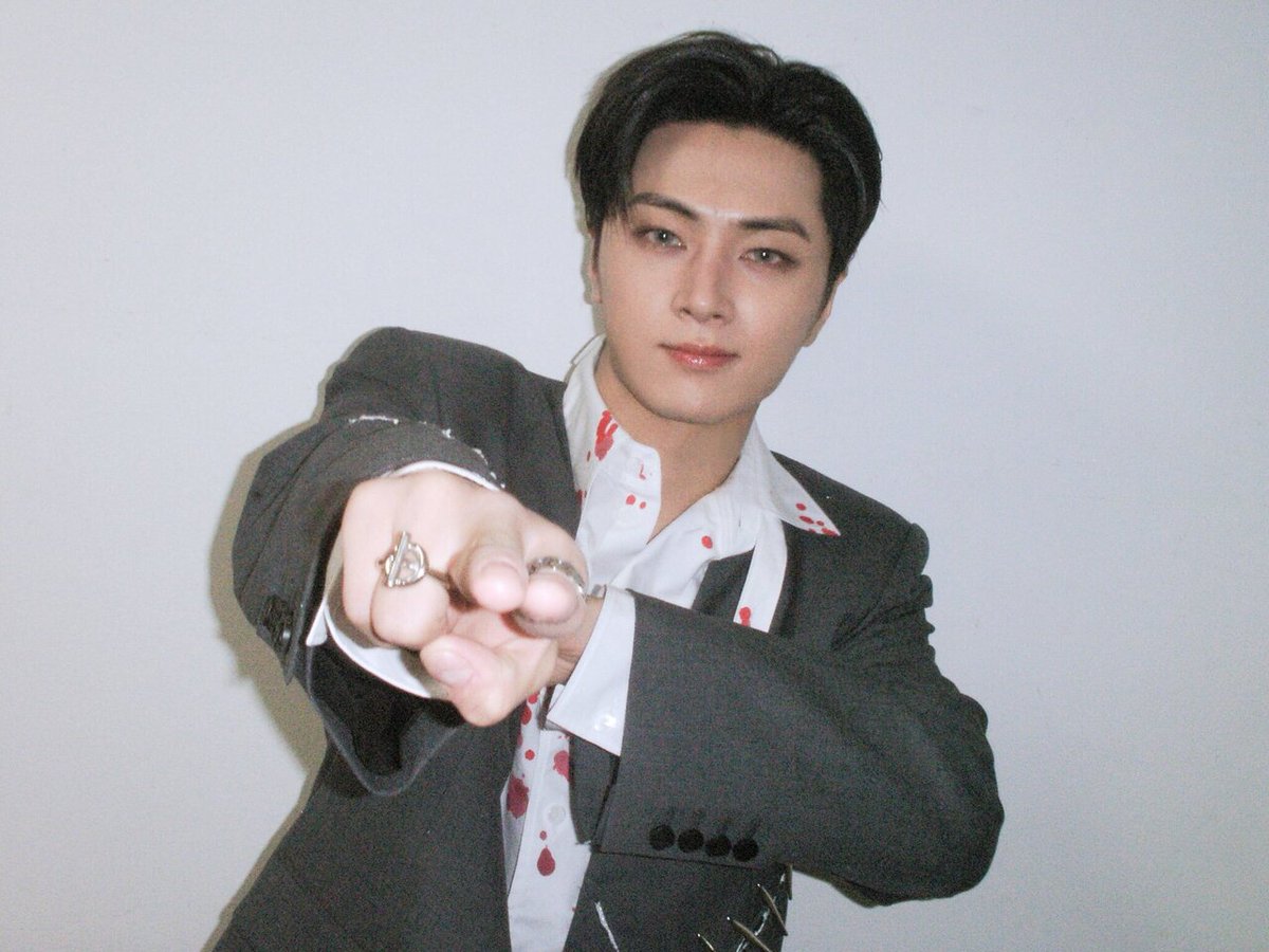 selfolssi ♤ tweet media